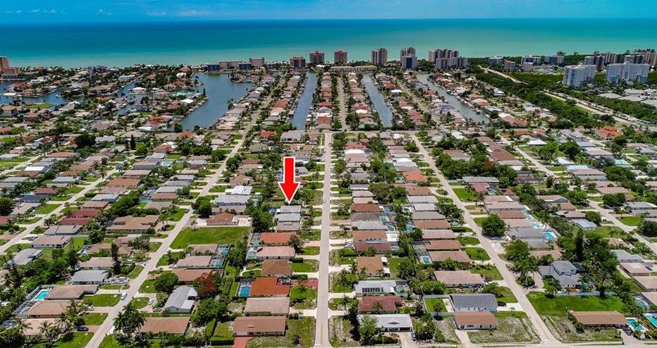 560 95th Ave N, Naples, FL 34108 Naples Park location photo