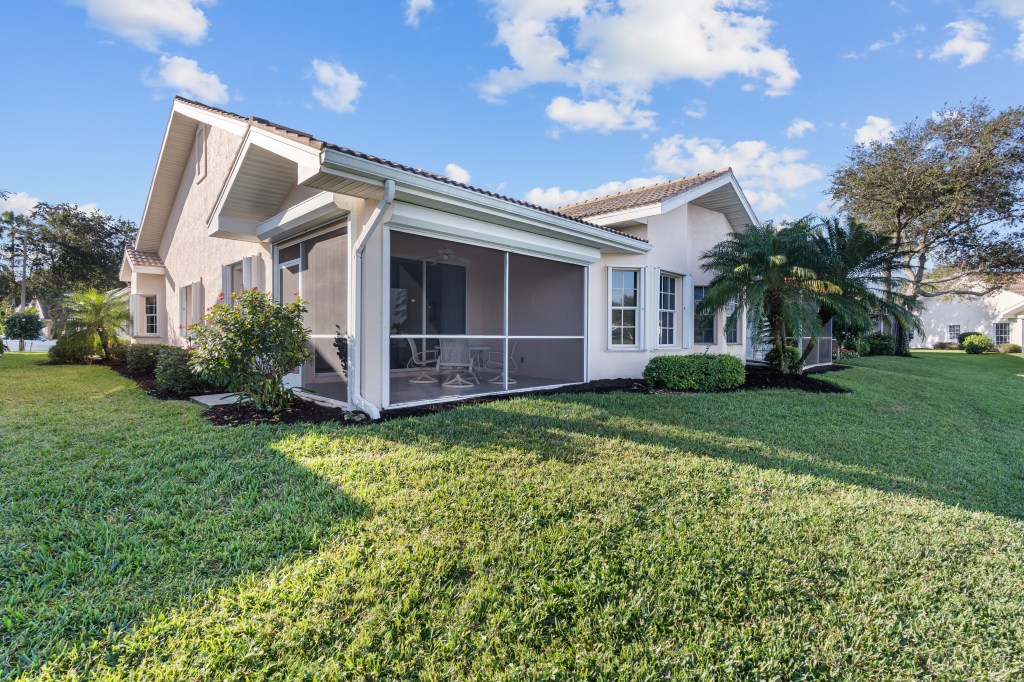 6503 Ilex Cir, Naples, FL  34109